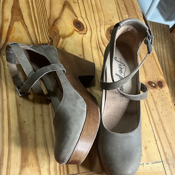 Free People Wood Clogs Buena Vista Green - Picture 4 of 14